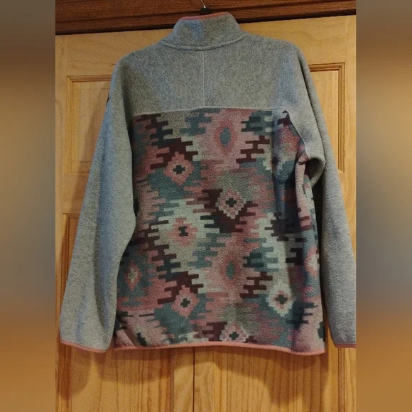 Women's Burton Hearth Fleece Pullover with a grey body and a colorful Pattern - Picture 4 of 6